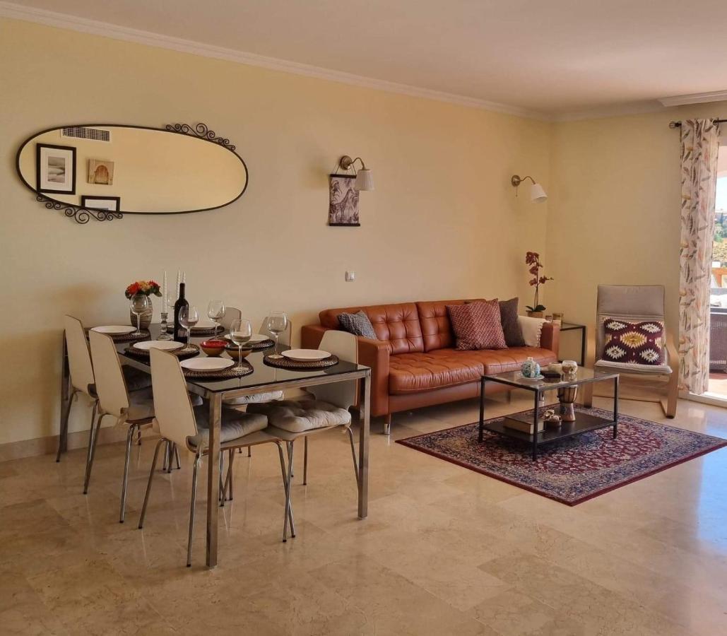 Elegant Apartment With Fantastic Views At The Top Of Calahonda Sitio de Calahonda Ngoại thất bức ảnh
