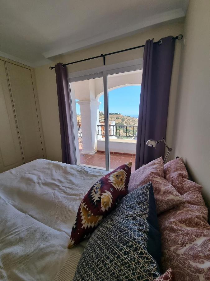 Elegant Apartment With Fantastic Views At The Top Of Calahonda Sitio de Calahonda Ngoại thất bức ảnh