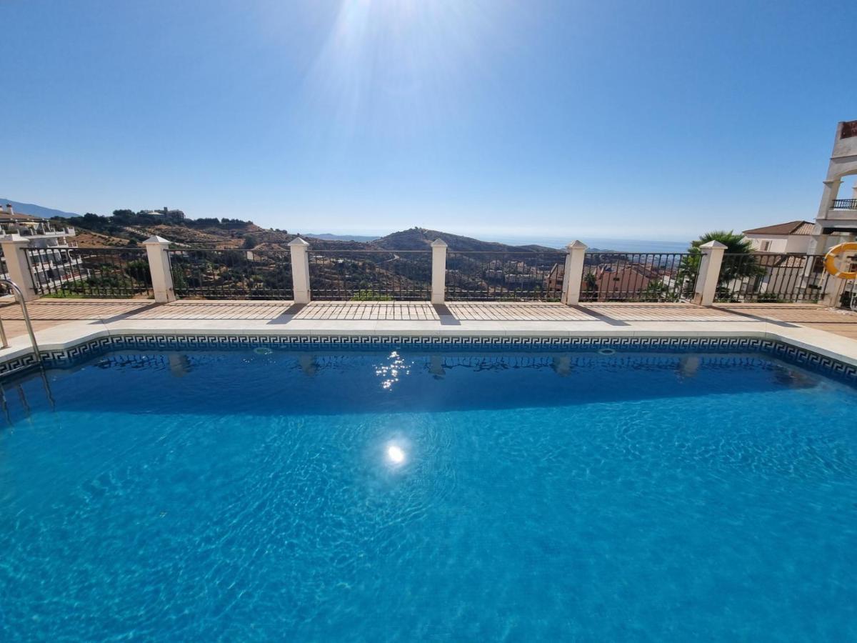 Elegant Apartment With Fantastic Views At The Top Of Calahonda Sitio de Calahonda Ngoại thất bức ảnh