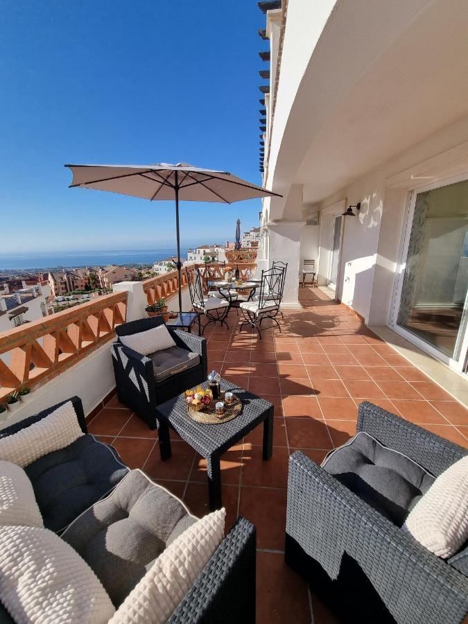 Elegant Apartment With Fantastic Views At The Top Of Calahonda Sitio de Calahonda Ngoại thất bức ảnh
