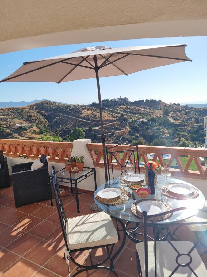 Elegant Apartment With Fantastic Views At The Top Of Calahonda Sitio de Calahonda Ngoại thất bức ảnh